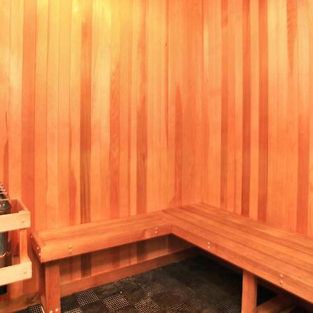 Apartamento La Sunshine House-Pool, Sauna And Free Parking Los Ángeles Exterior foto